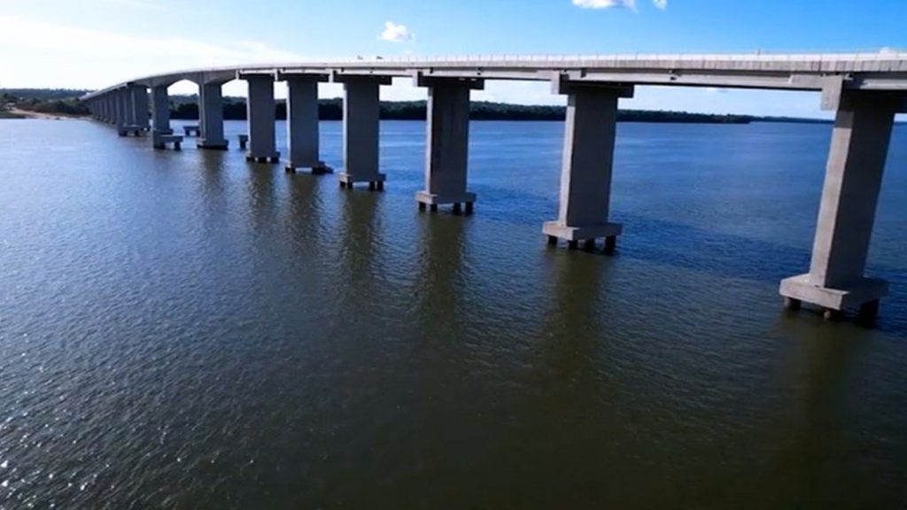 Ponte transaraguaia